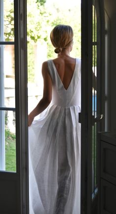 Our Mina Linen Dress in White – Luxe Provence - A Slow Fashion Brand from the South of France Comfortable Wedding Dress, Barefoot Bride, Short Sleeve Wedding Dress, Provence Style, Summer Linen Dresses, Slow Fashion Brands, Linen Short, The South Of France, Model Pictures