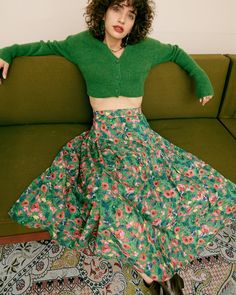 The Pleated Floral Skirt – rihoas Green Floral Skirt Outfit, Flower Skirt Outfit, Eclectic Clothing Style, Pleated Floral Skirt, Floral Skirt Outfits, Green Floral Skirt, Lightweight Skirt, Midi Skirt Outfit, Tailored Clothes