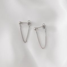 Simple and versatile, these are a pair of earrings with customizable chain drop length. Model is wearing the 3cm drop length. These are all made of surgical steel and are tarnish-resistant, water-resistant, and hypoallergenic. --------------------♥ PROMOS ♥-------------------- Want 10% off? Join the mailing list by visiting http://bit.ly/vedern . Just leave me a note at checkout if you have any problems applying discount codes. --------------------♥ BUY WITH CONFIDENCE ♥-------------------- Don' Silver Chain Earring, White Gold Chain Earrings As Gift, White Gold Chain Earrings For Gift, Metal Dangle Earrings With Cable Chain Detail, Sterling Silver Link Earrings For Everyday, Silver Link Earrings For Everyday, Everyday Silver Link Earrings, Silver Dangle Chain Cartilage Earrings, Minimalist Chain Drop Earrings