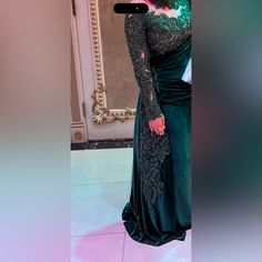 Lace Green Evening Gown S Stunning In Person Evening Gown With Over Skirt More Pics Upon Request Green Evening Gowns, Over Skirt, Evening Gown, Evening Gowns, Prom Dresses, Size 4, Prom, Womens Sizes, Womens Dresses