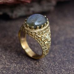 Lucky  Labradorite ring, Brass ring, handmade ring, engraved ring, tribal ring, ring for mom, Christmas  Indian jewelry, men's ring. ❥ Labradorite Gemstone Benefits : Labradorite is known as a stone of transformation as it helps the person to adopt the change by offering him perseverance and strength.  It protects and balances the aura, grounds the spiritual energies, and raises the consciousness.  It grounds the spiritual energies of the person wearing this gemstone. ❥ The brass metal will deve Labradorite Wedding Ring, Ring For Mom, Ring Indian, Christmas Ring, Transparent Nails, Mom Christmas, Labradorite Ring, Brass Ring, Men's Ring