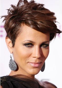 Pixie Hairstyles, Biracial Hair Styles, Rihanna Haircut, Kort Pixie, Short Sassy Hair, Sassy Hair, Funky Hairstyles, Short Hair Styles Pixie