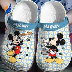 Introducing the adorable Mickey Mouse Chef Crocs-Slippers 3D Clog Shoes! These whimsical slippers feature everyone’s favorite Disney character, Mickey Mouse, Disney Crocs, Crocs Ideas, Crocs Slippers, Beach Running, Iconic Shoes, Shoes Crocs, Chef Wear, Tom Y Jerry, Trendy Patterns