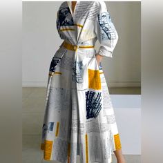 Wow Them In This Beautiful Newspaper Print Long Sleeved Dress With Loose Lapel And Slightly Pleated. Chic And Unique. Dress Runs Small (I Am 10/12 And Wear Xl) Newspaper Fashion, Midi Dress Fall, Newspaper Print, Newspaper Printing, Populaire Outfits, Ținută Casual, Office Casual, Long Sleeve Midi Dress, Midi Dresses