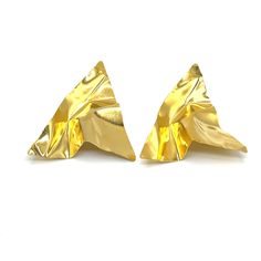 From refined, timeless shapes to modern characters with edge meet JUNE - handcrafted and shape may vary slightly making pieces one of a kind Material 14K Gold Plated The piece was inspired by Japanese origami. Folding techniques were used. Folding Techniques, Runway Jewelry, Japanese Origami, Origami Folding, Infinity Ring, Wearable Art, Gift Necklace, Ring Earrings, Origami