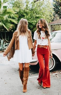 Boho style. 70s flares and suede Bohemian Style Winter, Nfr Outfits, Boho Chique, Boho Styl, Stil Boho