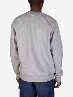 Experience the perfect blend of comfort and style with the Chase Sweatshirt from Carhartt WIP. Crafted from a premium polycotton blend, this sweatshirt features a brushed finish for an incredibly soft and cozy feel. Its relaxed fit and raglan sleeves ensure a comfortable and flattering silhouette, while the intricate knot stitch detail adds a touch of sophistication.
  58% Cotton, 42% Polyester
 Raglan sleeves
 Knotted stitch
 "C" logo embroidery
 Grey



Size & Fit:
Regular fit
 The model is 18 Knot Stitch, Vetements T Shirt, Boot Pumps, Carhartt Wip, Sweater Coats, Grey Sweatshirt, Embroidery Logo, Raglan Sleeve, Jean Jacket