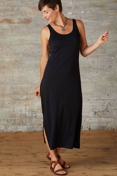 Summer Longline Maxi Dress Loungewear, Flowy Sleeveless Dresses With Side Slits, Summer Longline Maxi Dress For Loungewear, Flowy Sleeveless Lounge Dress, Sleeveless Maxi Dress For Spring Loungewear, Sleeveless Spring Maxi Loungewear Dress, Flowy Sleeveless Dress For Loungewear, Stretch Longline Maxi Dress For Summer, Black Sleeveless Maxi Dress For Loungewear