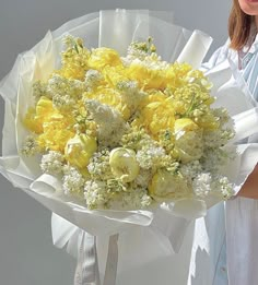 Fleur de Soleil - fresh European white lilac and yellow peonies - Maison la Fleur Light Yellow Wedding Flowers, Ethereal Wedding Bouquet, Yellow And Purple Wedding Theme, Yellow Bouquet Flowers, White And Yellow Bouquet, Yellow And Purple Wedding, White And Yellow Wedding, Wedding Flowers Yellow, Light Yellow Weddings