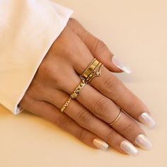 Masculine with a feminine touch! Our quality Diamond-cut Curb chain shimmers from every angle. Better than a typical ring, it won't fall off in cold temperatures! 14K Gold Cuban Curb Chain Hypoallergenic, lead and nickel free Width 2.4mm Made in NYC #RS028-G Rose Gold Stackable Rings, Dainty Rings, Stacker Rings, Chevron Ring, Chevron Design, Gold Band Ring, Handmade Rings, Beaded Rings, Design Set