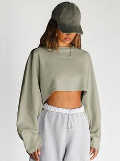 Sage Fall Inspo Outfits, Short Pullover, Autumn Sweater, Effortless Outfit, Fall Inspo, Sweatshirts Pattern, Round Neck Sweatshirts, Crop Top Outfits