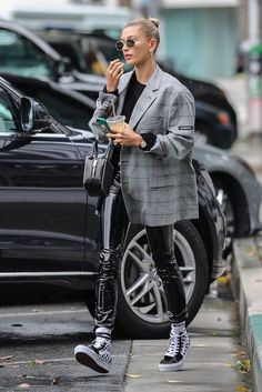 Winter Mode Outfits, Hailey Bieber Style, Hailey Baldwin Style, Women Street, Celebrity Street Style