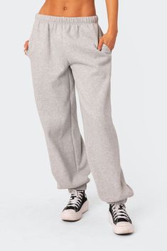 Clark Oversized Sweatpants – edikted Sweatpants Oversized, Oversized Sweatpants, Gray Sweatpants, Grey Sweatpants, Fall Winter Outfits, School Outfits, S Models, Fitness Inspo, Gym Outfit