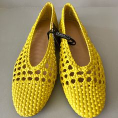 New With Tags - Size 38 (7.5) Without Box Gorgeous Yellow Ballet Flats 100% Polyurethane Chic Synthetic Flats For Spring, Spring Woven Leather Flats With Round Toe, Chic Yellow Flats For Spring, Spring Woven Leather Flats, Brown Leather Loafers Womens, Yellow Shoes Flats, Yellow Ballet Flats, Glitter Ballet Flats, Yellow Flats