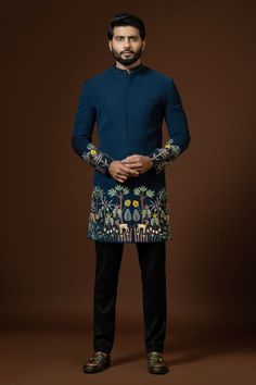 Indian Men Wedding Outfit Ideas, Achkan For Men, Black Slim Fit Trousers, Indo Western For Men, Mens Indian Wear, Boys Kurta Design, Wedding Kurta For Men