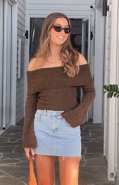 Off Shoulder Brown Sweater

How to style:
It’s cute, it’s cosy, and the Joey Brown Off Shoulder Sweater is bound to be a wardrobe fave! Dress it up with a mini skirt (https://www.beginningboutique.com.au/collections/mini-skirts) and some slingback heels (https://www.beginningboutique.com.au/collections/womens-shoes) for a fancy dinner or drinks with friends.

Features:

  
 * Stretch material 
 * Off the shoulder 
 * Long flare sleeves 
 * Heavy weight knit material 
 * Pull on style 
 * Full le