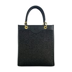 RB1026A | Vertical women's handbag in genuine leather and straw Made in Italy. Removable and adjustable leather shoulder strap. Polished Gold Accessories - Black Color - Dimensions: 24 x 29 x 9 cm-1 How To Make Handbags, Bag Packaging, La Fashion, Gold Accessories, Black Colour, Metal Zipper, Gold Metal, Black Color, Zip Pockets