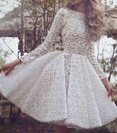 Find More at => http://feedproxy.google.com/~r/amazingoutfits/~3/eaW31g_ySAQ/AmazingOutfits.page Evening Gowns Short, Vintage Homecoming Dresses, Long Sleeve Homecoming Dresses, Mini Prom Dresses, Fest Outfits, Lace Evening Gowns, Homecoming Dresses Long