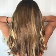 5 Neutral Blonde Balayage Inspirations | Wella Professionals Hair Colour Palette, Balayage To Highlights, Lavender Bob, Silver Balayage, Wella Toner, What Is Balayage, Natural Blonde Hair