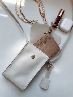 Mate - Off White – THE CÆP Chic Accessories, Mini Crossbody, Slim Case, Magnetic Closure, Gold Hardware, Vegan Leather, Adjustable Straps, Off White, Ring