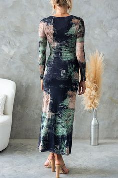 Elevate your fashion game with our Chic Long Sleeves Abstract Print Bodycon Maxi Dress. This stylish and versatile dress boasts long sleeves and a bodycon fit for a flattering silhouette. The abstract print adds a touch of elegance and the maxi length offers a stunning look. Upgrade your wardrobe with this must-have dress! Material:Cotton+Polyester SIZE US/CAN BUST WAIST HIPS S 2-4 33"-34" 26"-27" 36"-37" M 6-8 35"-36" 28"-29" 38"-39" L 10-12 37"-39" 30"-32" 40"-42" XL 12-14 40"-42" 33"-35" 43"-45" Winter Mini Dresses, Bodycon Maxi Dress, Bodycon Maxi Dresses, Versatile Dress, 70 Dress, Versatile Dresses, Long Blouse, Printed Maxi Dress, Hoodie Dress