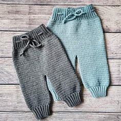 two knitted baby pants with the words crochet baby pants pattern - free easy and quick i crochet by merry