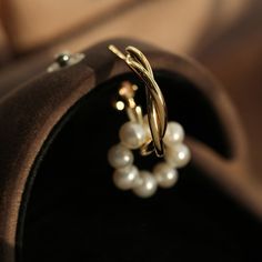 Product Details: Craftsmanship: 14K Gold-Filled Material: natural pearl 5.5-6cm Size: 3 cm (925 silver needle) Single weight: about 5g