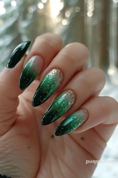 Ombre Nails Green Shades, Saint Patrick Nail, St Patrick's Day Nails, Almond Acrylic Nails Designs, Witchy Nails, Chrome Nails Designs, Cute Simple Nails, Almond Acrylic Nails, Latest Nail Art