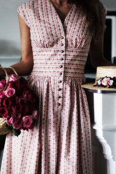 I like the details on this - buttons! Skirt Maxi, Plus Size Vintage, Glam Dresses, 여자 패션, Hippie Chic, Mode Vintage, Mode Inspiration, Mode Style, Looks Vintage