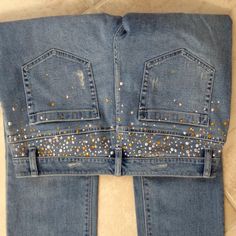 Brand New Skinny Leg Jeans Retail $129 Coldplay Outfit, Jeans With Gems, Decorate Jeans, Lace Jeans, Rhinestone Jeans, Diy Denim, Studded Denim, Iconic Dresses, Denim Diy