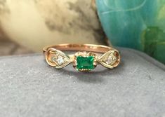 Fine Antique Soviet USSR Art Ring Gold 585 Emerald Women's Jewelry Size 8.5 Rare Antique Emerald Ring, Art Ring, Vintage Fans, Emerald Ring, Women's Jewelry, Ring Gold, Antique Vintage, Women Rings, Gold Rings