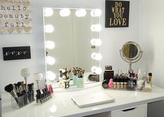 @gaaabbriellaa Bedroom Desk Organization, Makeup Tables, Beauty Rooms, Makeup Beauty Room, Beauty Room Vanity, Hollywood Vanity Mirror, Bedroom Organization