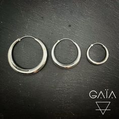 Large handmade silver plated hoops.   Dimension: 5,5 cm (7,2g each), 4 cm (4,5g),  3 cm (2,3g) Sold by pair. It is recommended that you do not sleep with your jewelry and avoid getting wet or left in a damp place. Sends in follow-up mail within 1 to 3 days following your order. Thank you for your visit ! Handmade Silver Hoop Cartilage Earrings, Silver Minimalist Hoop Plug Earrings, Minimalist Silver Hoop Plug Earrings, Bohemian Sterling Silver Hypoallergenic Hoop Earrings, Silver Hypoallergenic Hoop Earrings For Festivals, Silver Hoop Plug Earrings, Silver Hypoallergenic Small Hoop Plug Earrings, Cadmium-free Silver Hoop Earrings, Nickel-free Small Hoop Silver Plug Earrings