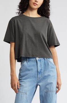 Oversized Crop Top Outfit, Oversized Cropped Tshirt, Baggy Crop Top, Cropped Tshirt, Baggy Shirt, Oversized Crop Top, Long Crop Top, Crop T Shirt, Fashion Capsule