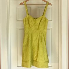 Zac Posen Yellow Brocade Cocktail Dress. Size 4. Never Worn. New With Tags. Length Is Above The Knee. Color Is Noted As Chartreuse. Unique But Very Much A Yellow Tone. Corset Style Top, That Flairs Out At The Hip. Has Pockets!! Gorgeous Dress. Summer Evening Jacquard Mini Dress, Chic Jacquard Summer Dresses, Green Jacquard Dress For Formal Occasions, Formal Green Jacquard Dress, Elegant Green Jacquard Dresses, Spring Jacquard Mini Dress For Cocktail, Spring Evening Jacquard Mini Dress, Sleeveless Jacquard Summer Dress, Jacquard Mini Dress For Evening In Spring