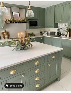 Kitchen Decor Inspiration, تصميم للمنزل العصري, Green Cabinets, Hus Inspiration, Modern Kitchen Design Luxury, Kitchen Room Design, Kitchen Inspiration Design, Kitchen Redo, Green Kitchen