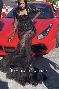 Prom Dresses Ideas Black People, Prom Inspo Dress, Prom Cars Ideas, Long Sleeve Black Prom Dress, Black Prom Dresses Black Women, Black Corset Prom Dress, Black And Silver Gown, Exotic Prom Dresses, Prom Dresses With Long Sleeves