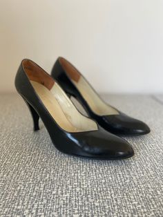 Vintage Black Women's Pumps - Vintage leather black heels, great 90's style - Heel cap needs replacing - see last photo - but otherwise good vintage shape, light wear overall - Size 7  - Charles Jourdan , made in Paris Retro Pointed Toe Heels With Reinforced Heel, Black Fitted Retro Heels, Vintage High Heels With Reinforced Heel, Black Retro Heels With Sculpted Heel, Vintage Heels With Reinforced Heel For Evening, Vintage Evening Heels With Reinforced Heel, Vintage Heels With Padded Heel For Work, Retro Medium Width Court Shoes For Evening, Retro Black Heels For Work