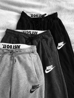 Cute Lazy Outfits, Nike Sweatpants, Lazy Outfits, Eyes Model, Cute Comfy Outfits, Teenager Outfits, Sporty Outfits, Makeup Skincare