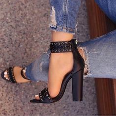 Solid Black Beige Summer Women Open Toe Shoes Fashion Ankle Strap Criss-cross Leather High Heels Thick Heel Sandals - Thumbnail 2 Women Platform Sandals, High Heels Boots, Chic Heels, Toe Post Sandals, Chic Shoes, Studded Heels, Chunky Heels Sandals, Heel Sandal, Ripped Denim