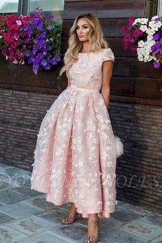 Classy Chic Wedding, Looks For Spring, Tea Length Prom Dress, Lace Wedding Guest Dress, Modest Formal Dresses, Paris Chic, White Midi, Wedding Guest Outfit Summer, Prom Dresses Online