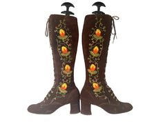 This is a gorgeous pair of vintage Woman's Brown suede Leather lace up  floral embroidered 1960's Go Go boots that are in very good vintage condition. These beauties beauties are a piece of fashion history and have been well cared for with the perfect softness to the leather, broken in in all the right places with just the right amount of flex and movement. Quite lean with minuscule wear (some scuffs on one heel). A very rare find indeed. These babies have been safely stored away for many years. Vintage Fitted Boots For Festivals, Vintage Fitted Festival Boots, Nana Clothes, Go Go Boots, Hippie Boots, Gogo Dancer, Knee Highs, Vintage Woman, Gogo Boots