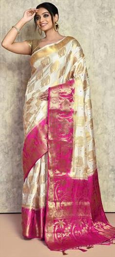 White and Off White color Saree in Kanjeevaram Silk fabric with Stone, Weaving, Zari work White Color Saree, Blouse Pictures, Colored Weave, Wedding White, Zari Work, Silk Sarees Online, Traditional Sarees, Red Wedding, Off White Color