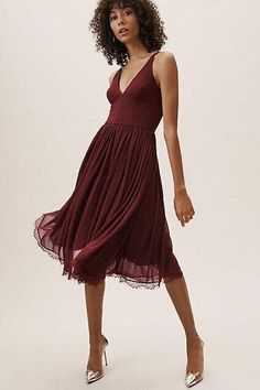 $198 Dress the Population Alicia Burgundy Mixed Media Dress Medium NEW D436 Wedding Guest Attire, Bhldn Dress, Mixed Media Dress, Beach Wedding Guest Dress, Dress Code Wedding, Anthropologie Wedding, Dress Attire, Guest Attire, Chiffon Midi Dress