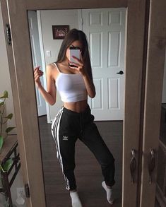 Athleisure Inspiration, Activewear Inspiration, Adidas Outfit Women, Sport Luxe, Fitness Fashion Outfits, Baddie Outfit, Legging Outfits, Adidas Outfit, Athleisure Fashion