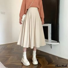 Olivia Mark - Pleated Skirt with High Waistline and Academy Style, Suitable for Various Occasions Fesyen Korea, Skirt Labuh, High Waist Pleated Skirt, Rok Outfit, Empire Dresses, High Waisted Pleated Skirt, Langer Rock, Brown Skirts, Outfit Jeans