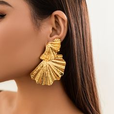 Sku CY-!124702 Material Alloy Feature Electroplated Occasion Vintage, Punk Type Earrings Color Golden, Silver Trending Earings 2024, Large Gold Earrings, Big Dangle Earrings, Trendy Stud Earrings, Metal Fan, Leisure Fashion, Trendy Ring, Flower Stud Earrings, Fan Earrings