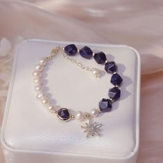 Starry Night Bracelet - Abbott Atelier Gelang Manik-manik, Pretty Jewelry Necklaces, Hemma Diy, Pola Gelang, Gelang Manik, Magical Jewelry, Handmade Jewelry Tutorials, Beads Bracelet Design, Jewelry Simple