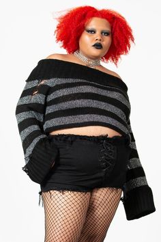 METEOR.- Soft, stretch knit.- Statement metallic knit stripes.- Bardot neckline.- Long sleeves.- Distressed detailing.- Cropped.- Fitted.Model is 5ft 8 and wears a size 4XL.with KILLSTAR branding, 77% Acrylic, 15% Polyester, 8% Metallized fibre. Plus Size Rocker, Plus Size Grunge Outfits, Chubby Goth, Plus Size Goth Clothes, Plus Size Grunge, Plus Size Goth, Goth Outfit Ideas, Knit Stripes, Goth Hair