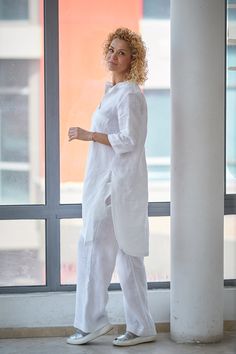 "Linen Tunic Top, Linen Clothing, White Tunic Top ♠ Casual style with extravagant touch ideal for your provocative nature. The delicately crafted pieces from natural materials will embrace your body in a perfect fit. Dare to be Visible! ♠ Sizes The model on the picture is 168 cm/5'5\" tall and is wearing size М. Have a look at my Size Chart below to make sure your piece will fit you best. ** PLEASE provide your height, bust, waist and hips measurement if you'd like to have a customized piece! We Linen Tunic Outfit, Linen Casual Outfit, Tunik Linen, White Linen Outfit, White Summer Top, Linen Tunic Shirt, Linen Style Fashion, Tunic Outfit, White Summer Tops